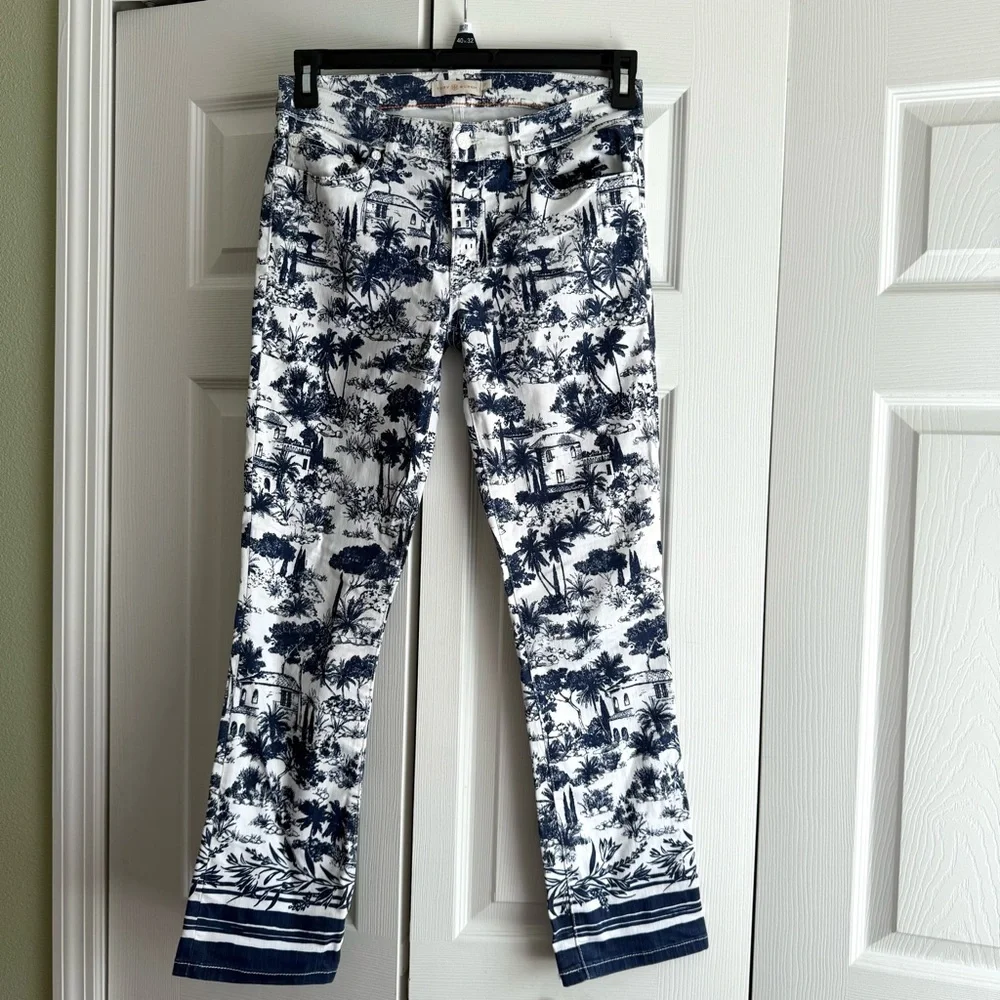 Tory Burch Tropical Toile Print Straight Leg Crop Jeans